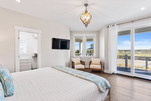 4 habitaciones, tabla de planchar con plancha y cuna de viaje 