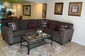 Smart TV - Entire Home - Relaxing Ocean View Condo (Freeport)