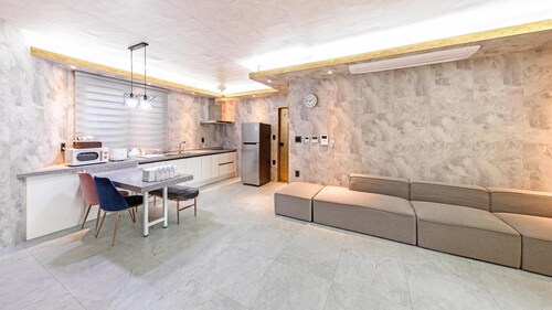 Chuncheon Poolhouse Epop