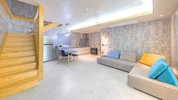 Basic Room, 3 Bedrooms (B) | 1 bedroom, free WiFi