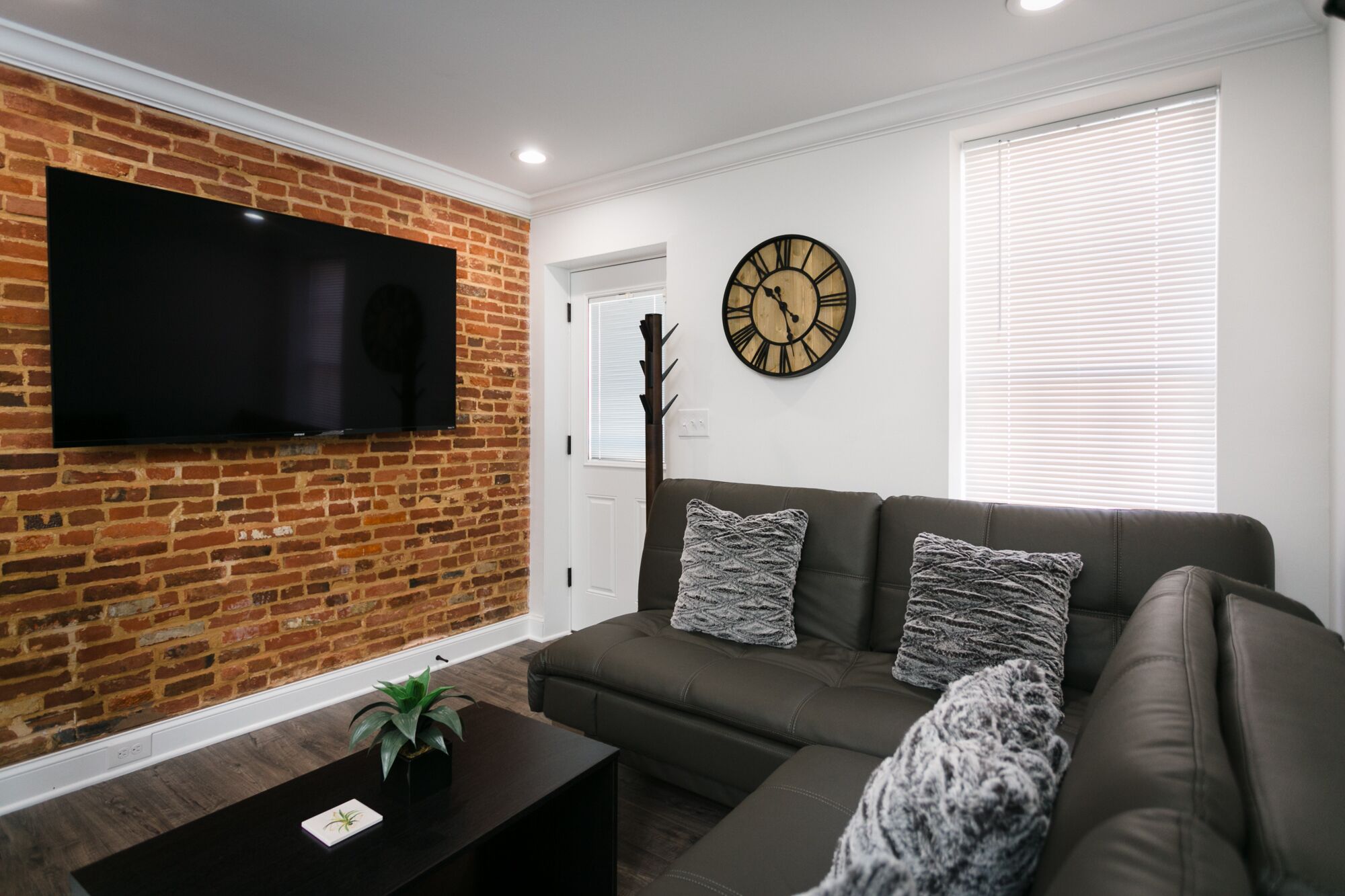 3 LVL TH walk to Harbor, Stadiums, TopGolf, Casino & more