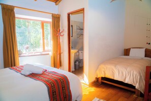 Shower, hair dryer, bathrobes, towels - LA CASA DE OLLANTA (Ollantaytambo)