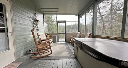 Cozy Pigeon Forge Cabin Near Parkway: Hot Tub, Mountain Views & Pet Friendly!