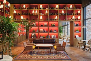 4 restaurants, breakfast served - ANANTI AT GANGNAM (Seoul)