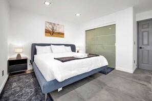 3 dormitorios, tabla de planchar con plancha, wifi gratis y ropa de cama
