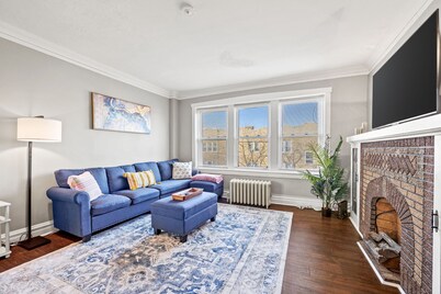 Classy Apt/Comfy Beds/25mins to ORD>MDW>DT>HOSP