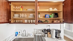 茶具/咖啡用具、冰箱、微波炉、烤箱
