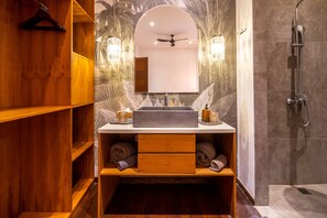 Bathtub, hair dryer, towels