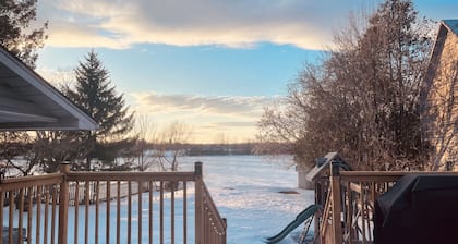 Lovely get away waterfront home