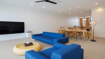 1 habitación, tabla de planchar con plancha, cunas y wifi gratis