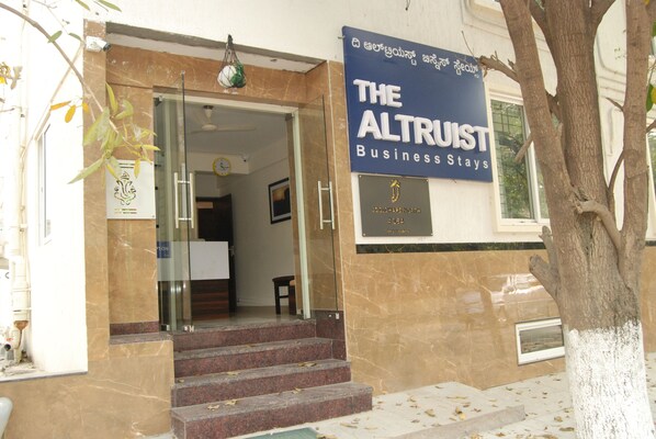 Fachada de la propiedad