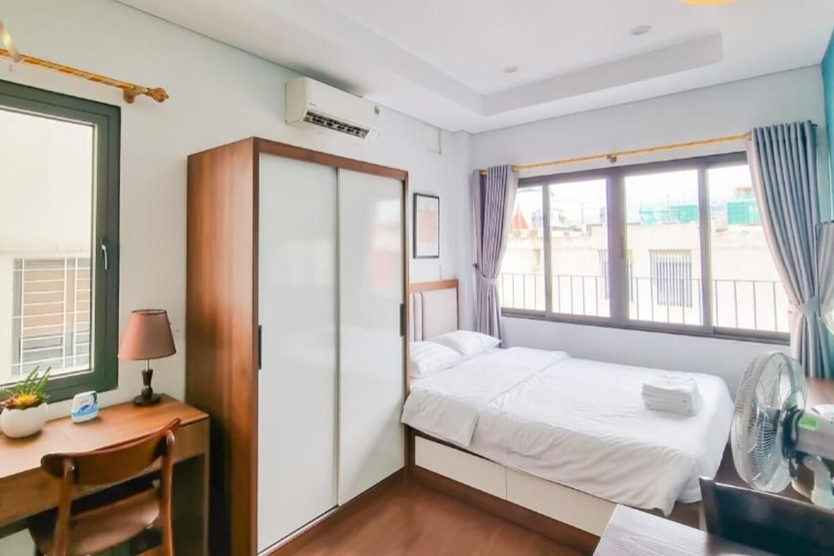 Sengetøy av topp kvalitet, memory foam-senger, minibar og safe på rommet