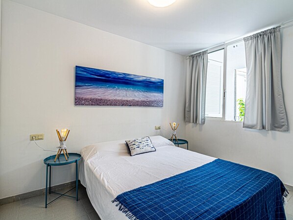 1 bedroom, WiFi, bed sheets