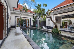 Property grounds - Grace villa 5 minutes walk to the beach (Denpasar)