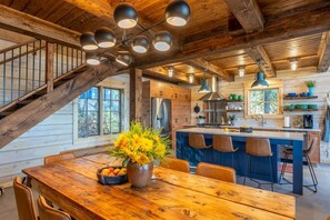 Dining - Northern Exposure Modern Log Cabin (Ely)