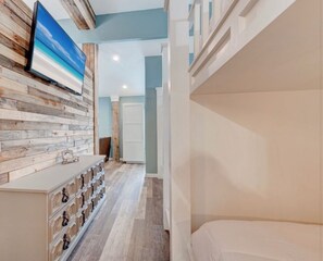 6 slaapkamers, een strijkplank/strijkijzer, gratis wifi, beddengoed