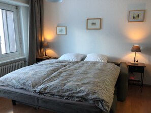 Free WiFi, bed sheets