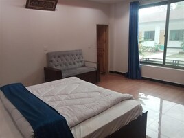 Standaard kamer | Een strijkplank/strijkijzer