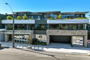 Exterior - Brand new 1 bedroom opposite Long Reef Golf Club (COLLAROY)