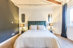 Iron/ironing board, free WiFi, bed sheets