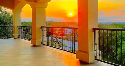 Private Gated Villa with hot tub, pool & ENDLESS VIEWS!