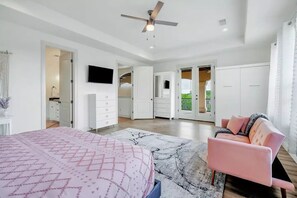 4 bedrooms, desk, iron/ironing board, travel cot