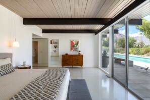 4 Schlafzimmer, Schreibtisch, Bügeleisen/Bügelbrett, kostenloses WLAN