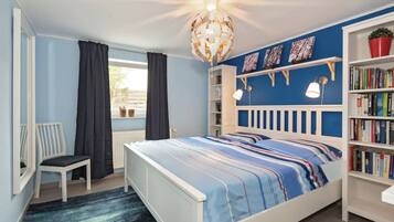 7 habitaciones, tabla de planchar con plancha y cuna de viaje