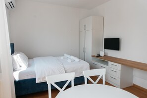 Apartamento luxo | 2 quartos, cofres nos quartos, quartos à prova de som, Wi-Fi de cortesia