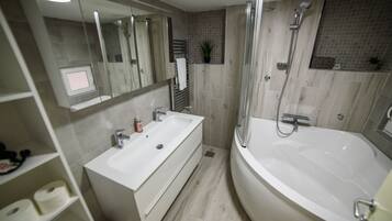 Lägenhet Deluxe | Badrum