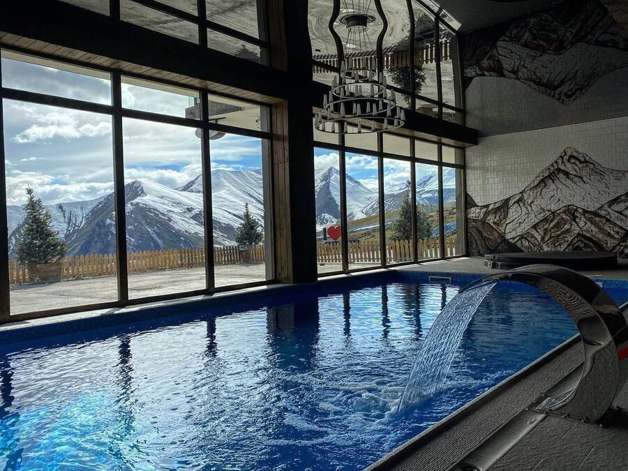 Infinity pool