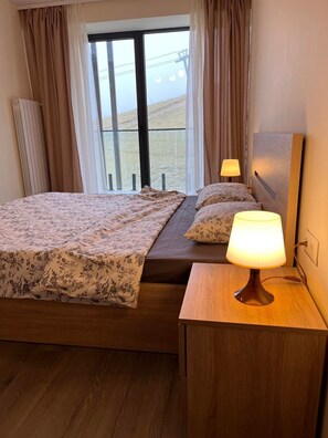1 bedroom, individually furnished, free WiFi, bed sheets
