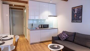 Family Apartment | 1 bedroom, individually furnished, free WiFi, bed sheets