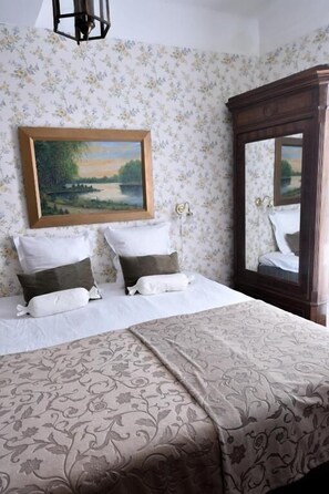 Premium bedding, down duvets, pillow-top beds, individually decorated - La cachette du comte (Montfort-sur-Argens)