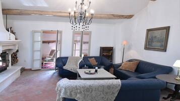 Romantic Penthouse | Living area | Printers