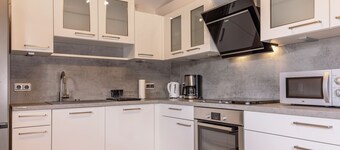 This semi-detached house impresses with its friendly furnishings.