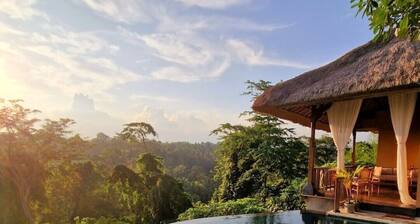 House of Lights: Intelligent Luxury in Ubud (3BR) With Staff &Daily Housekeeping