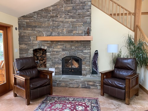Tranquil Cowichan Riverfront Home
