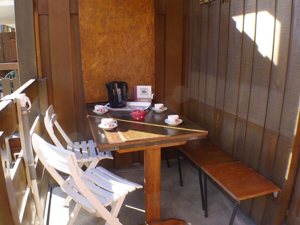 Outdoor dining