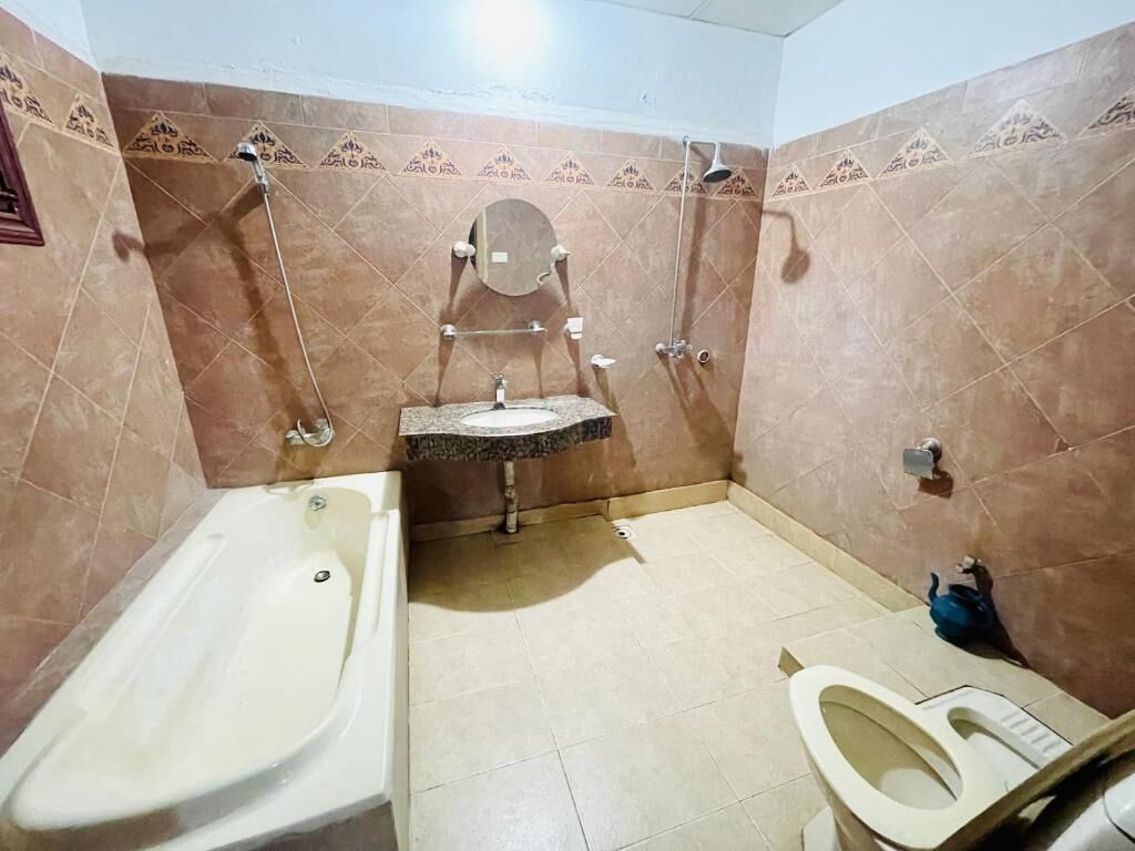 executive room | bathroom