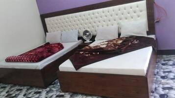 Triple Room | Iron/ironing board