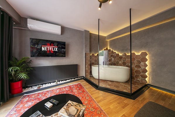 Romantic Studio Suite, 1 Queen Bed with Sofa bed, Garden View | Bathroom | Hair dryer, slippers, towels, soap - Hexa Suites Hotel (Istanbul)