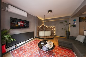 Romantic Studio Suite, 1 Queen Bed with Sofa bed, Garden View | Living area | 47-inch Smart TV with satellite channels, TV, printers - Hexa Suites Hotel (Istanbul)