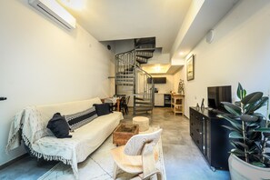 Interior - 1BR duplex Apt with private Balcony (Tel Aviv)