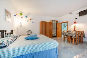 1 chambre, fer et planche à repasser, Wi-Fi