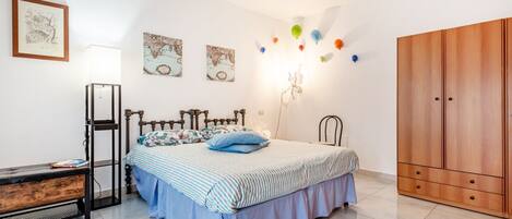 1 bedroom, iron/ironing board, WiFi