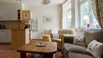 Televisor intel·ligent, llibres i biblioteca musical