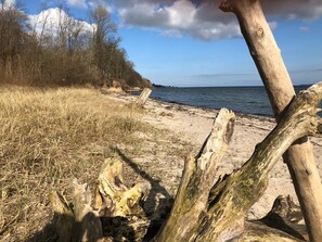 Una playa cerca, sillas reclinables de playa
