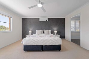 5 bedrooms, Internet, bed sheets