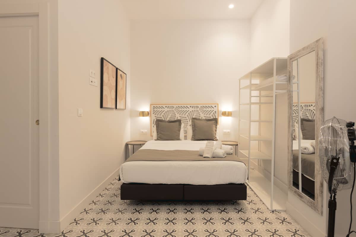 Standard Loft, City View | 1 bilik tidur, peralatan tempat tidur premium, gebar bulu kapas